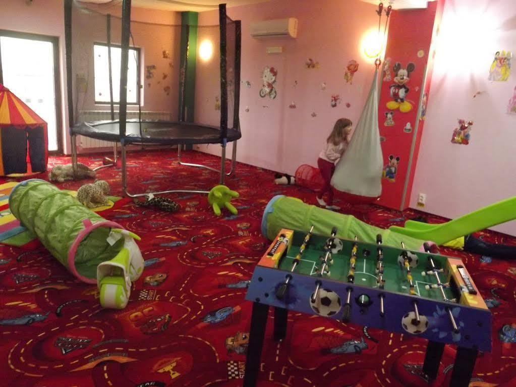 West Plaza Bucureşti