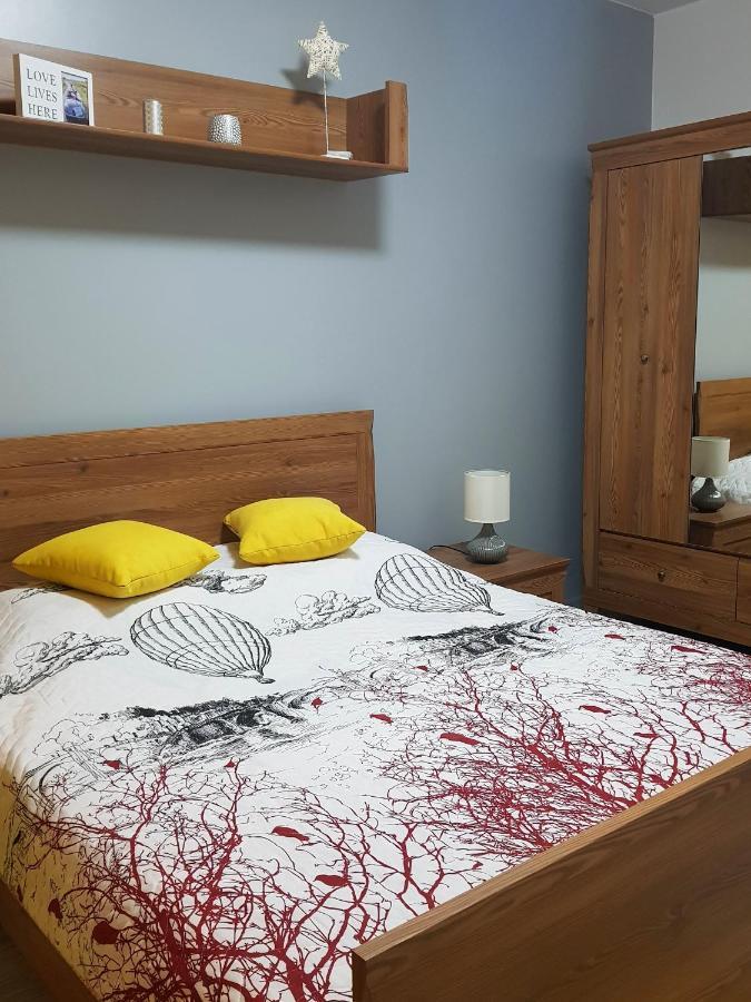 Apartment Yellow House Luxury Berceni Bucharest