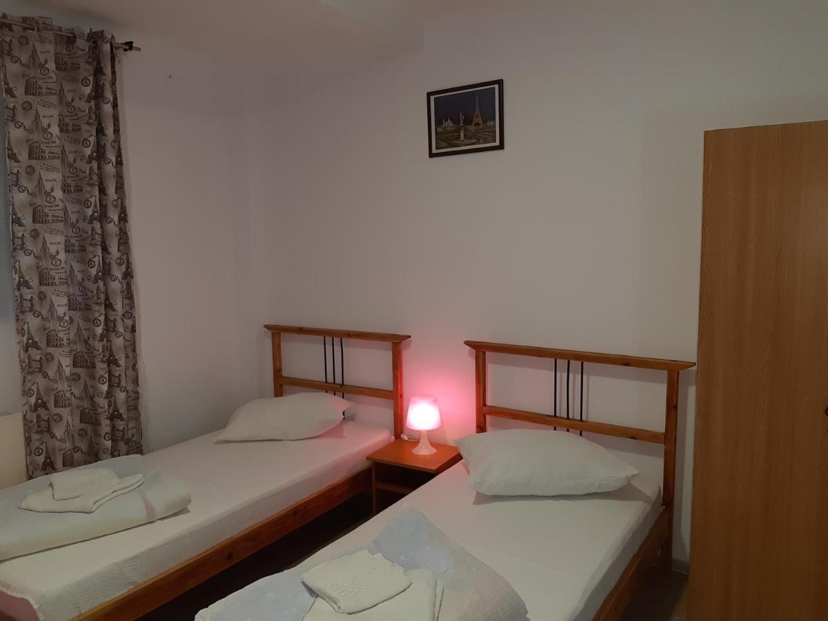 Carol 51 Hostel *