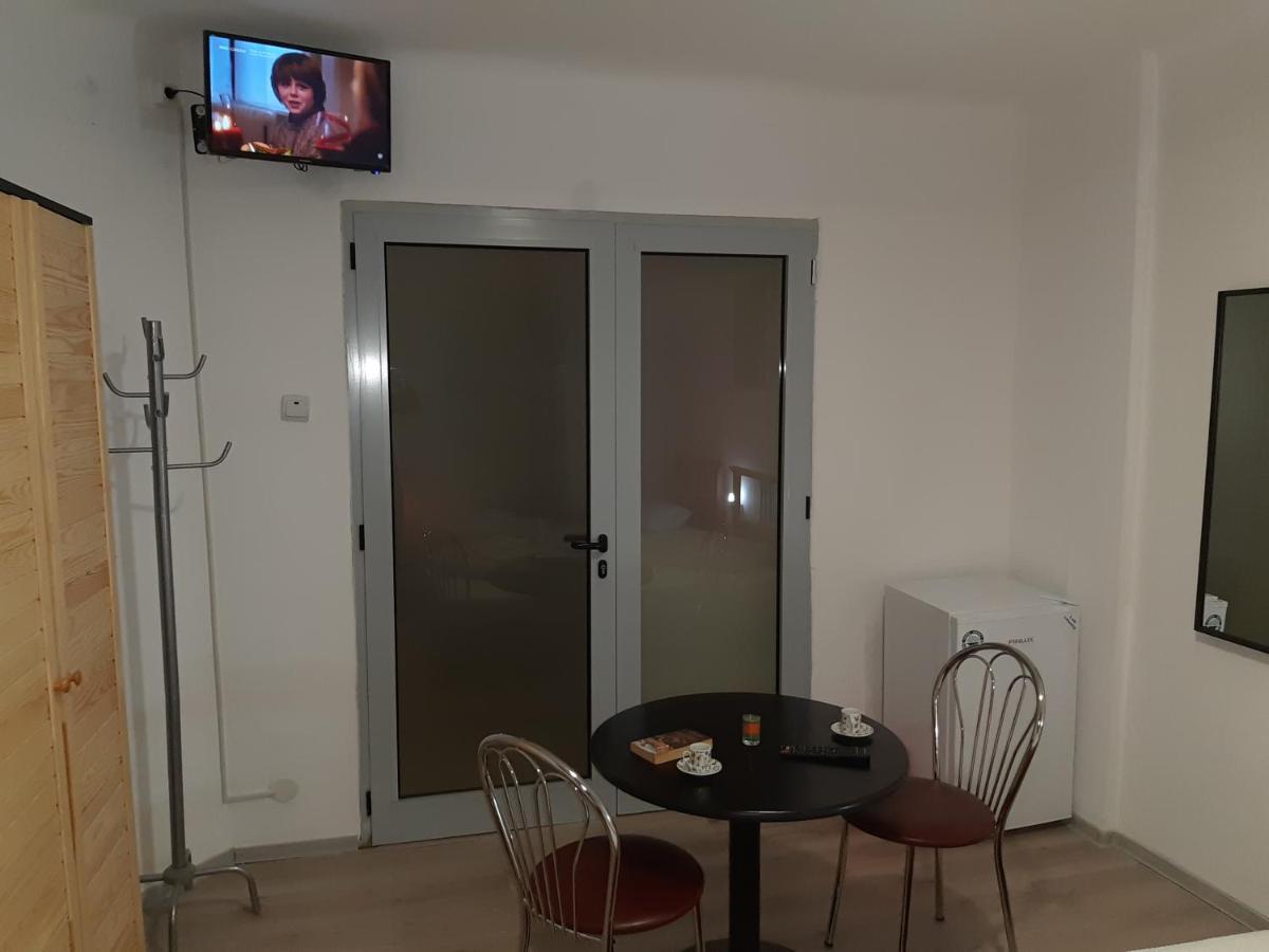 Hostel Carol 51 *