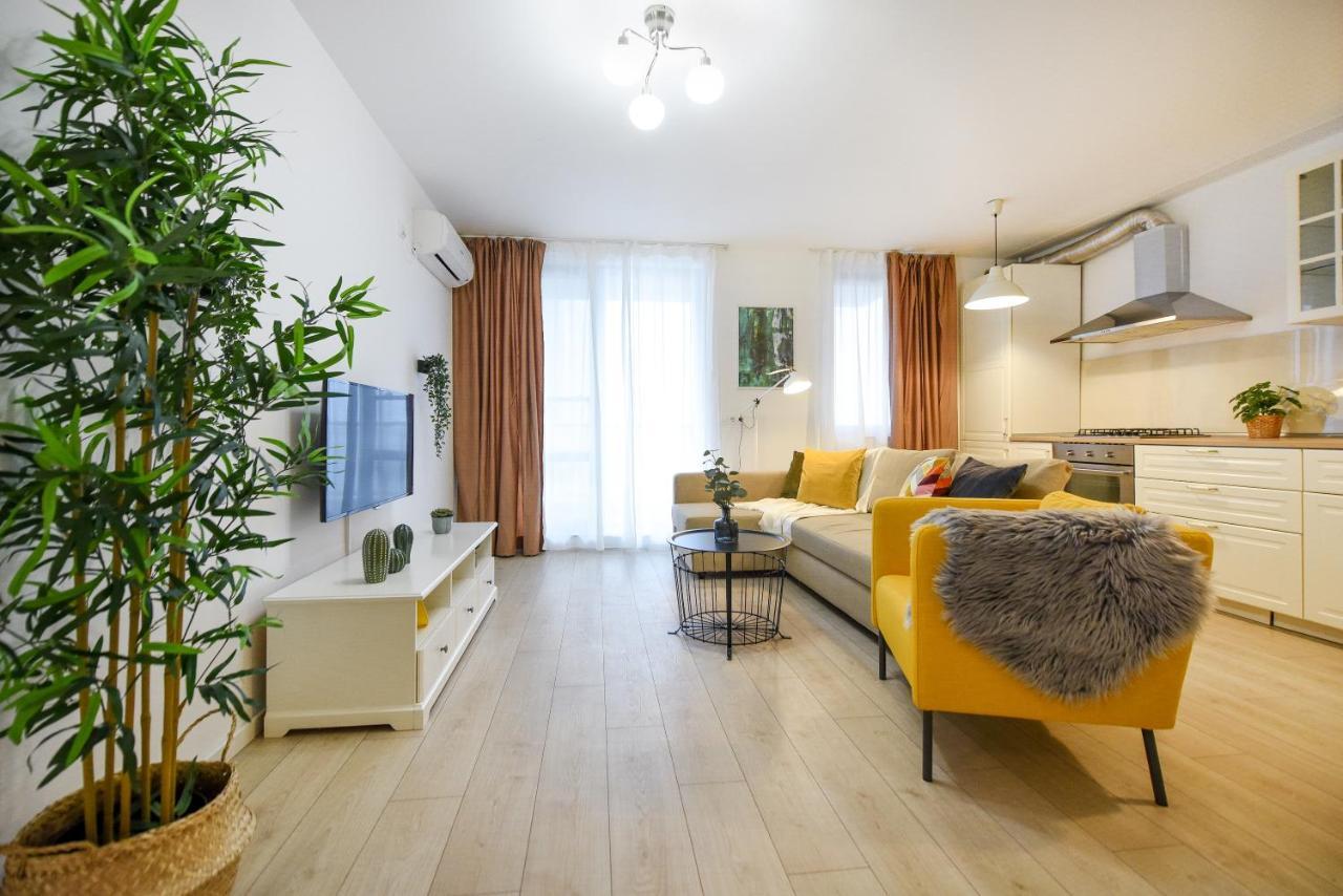 The Comfy Spot - 1 Br-apartment & Parking Included In North Business Area * Bucharest