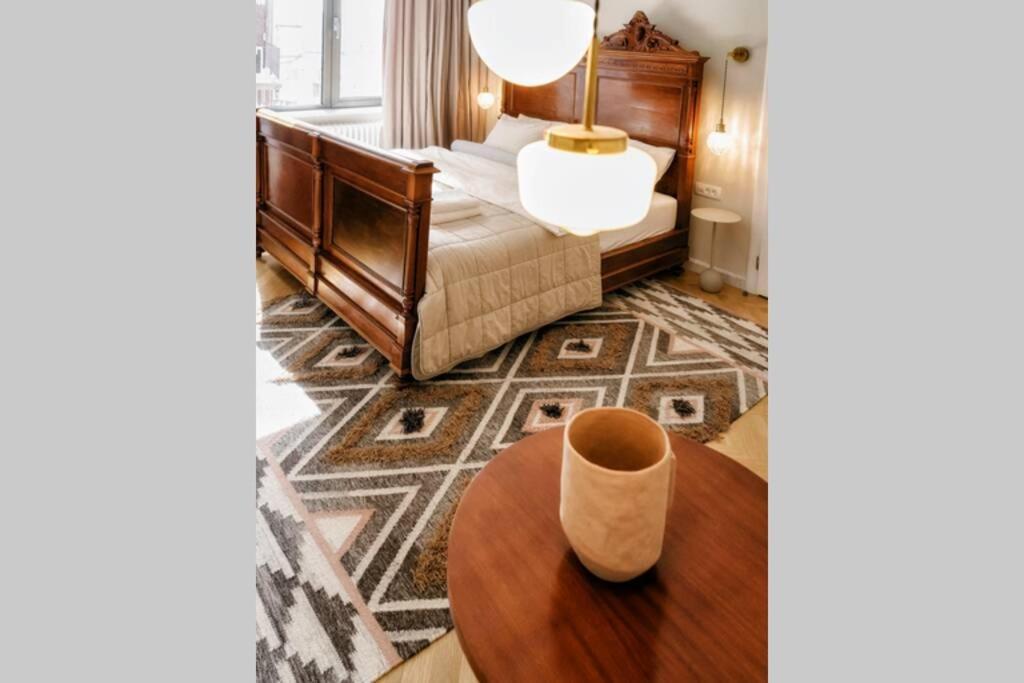 Luxurious Huge Flat With Large Terrace *