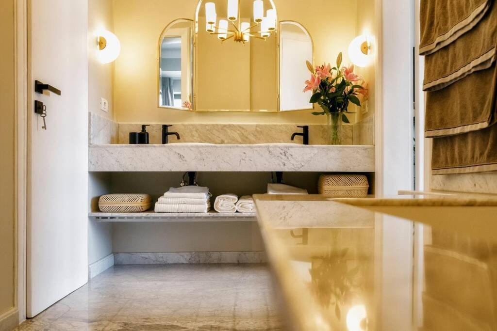 Luxurious Huge Flat With Large Terrace Apartamento Bucareste