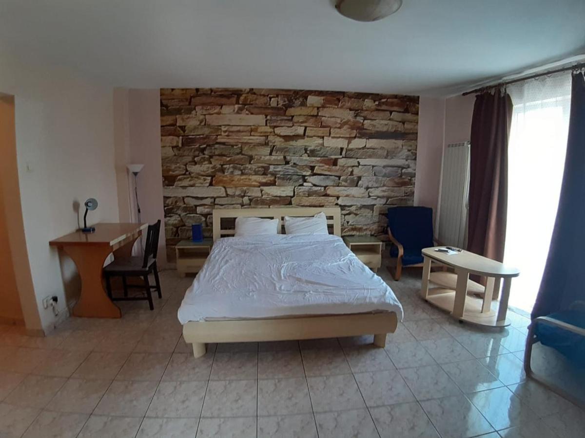 Old Town New Spacious * Bucareste