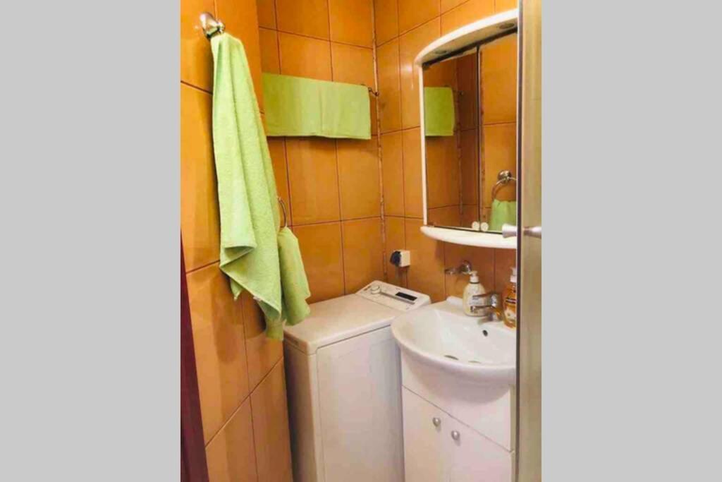 Super - Lovely One-bedroom On Victoriei Avenue Apartment *