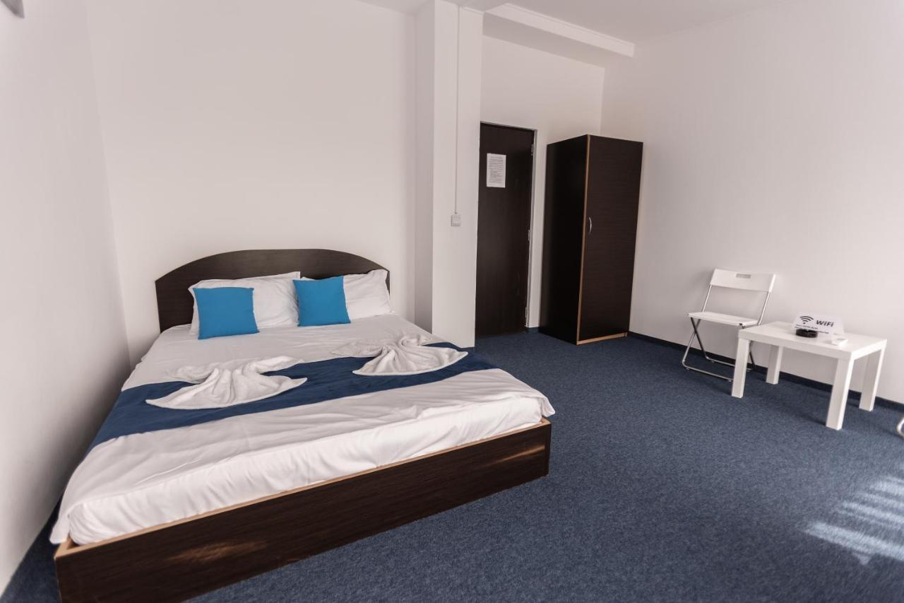 Hotel Blue *