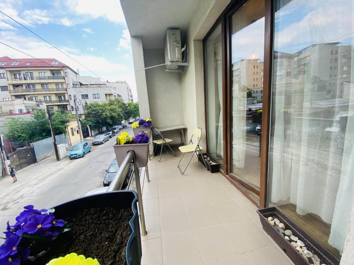 Apartment Double Studio Bucharest