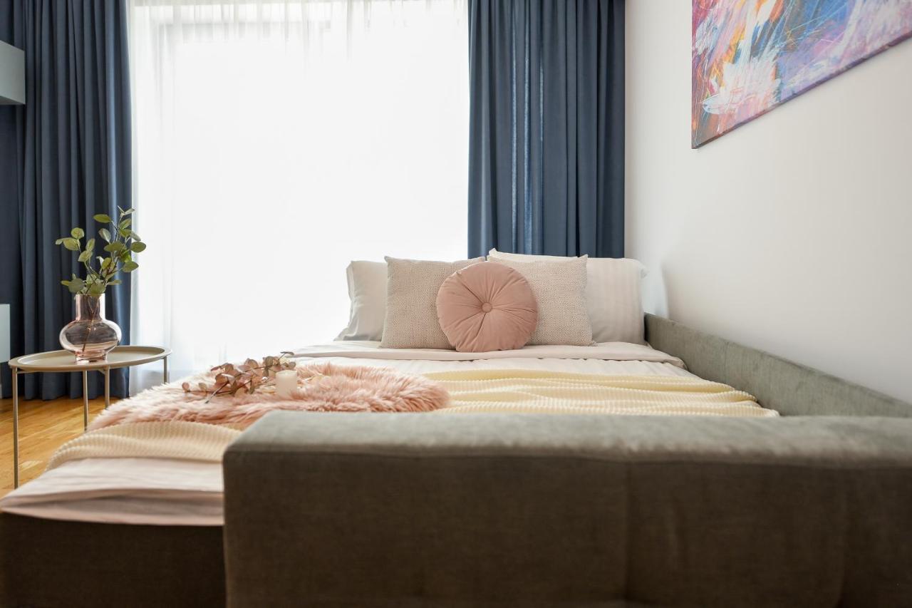 Eye Candy Romexpo 2-bedroom With Free Parking *