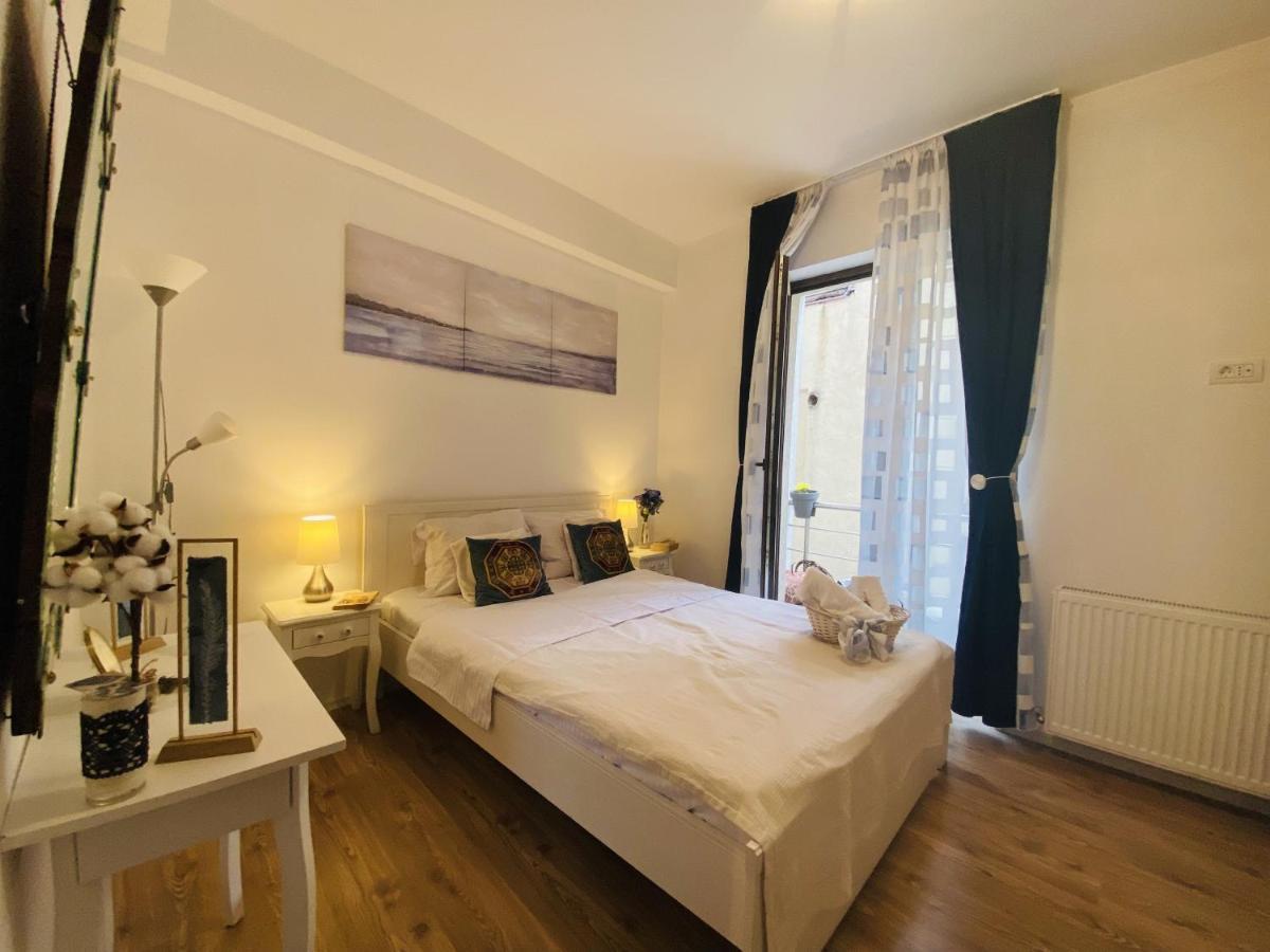 Apartment Double Studio Bucharest