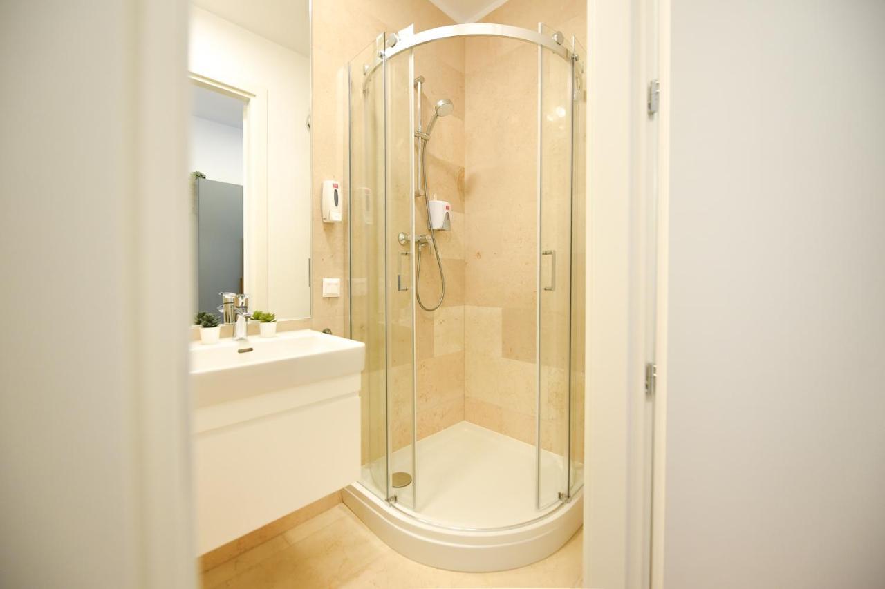 Eye Candy Romexpo 2-bedroom With Free Parking Apartment Bucharest