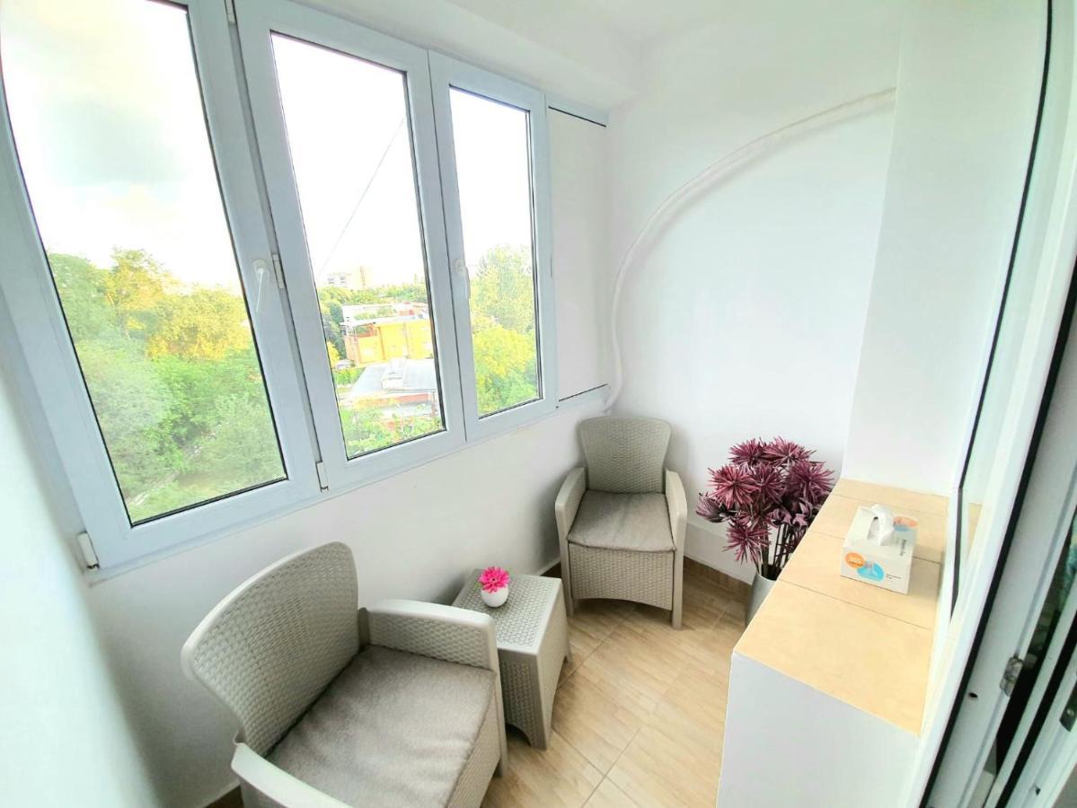 Garsoniera-studio Oxygen-40mp Nou Direct In Plaminul Verde Al Parcului National ! Parcare Privata Doar Cu Rezervare In Limita Locurilor Disponibile ! Proprietate In Regim Hoteliep - Nu Are Bucatarie ! Apartamento *