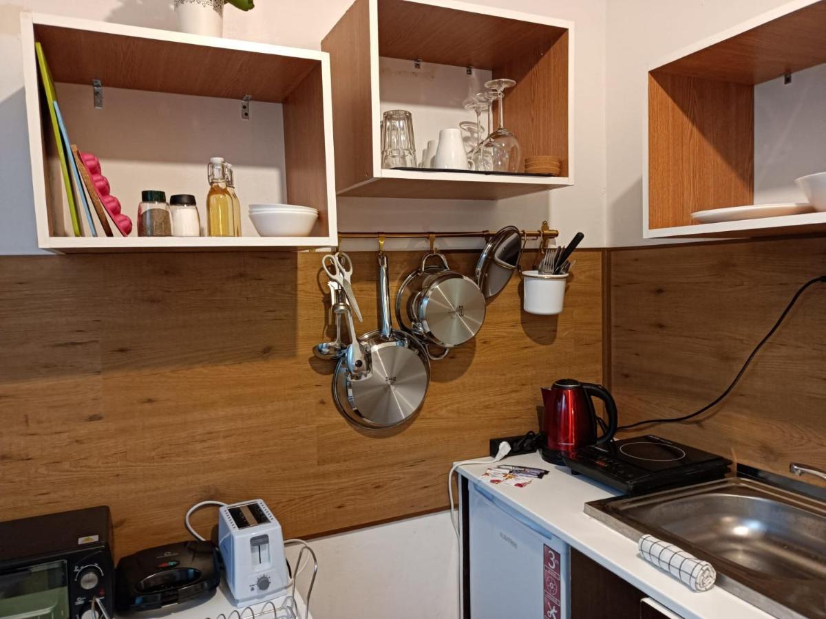 Discreet And Quiet In Of Piata Romana Apartment *