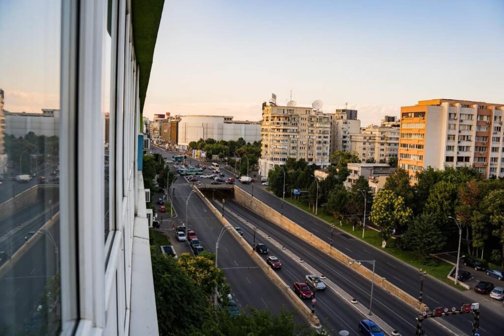 Modern 1 Bedroom In Center! * Bucharest