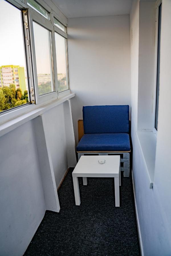 Modern 1 Bedroom In Center!