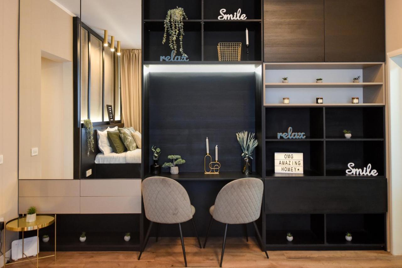 Monochrome Magic. Calea Victoriei Apartment *