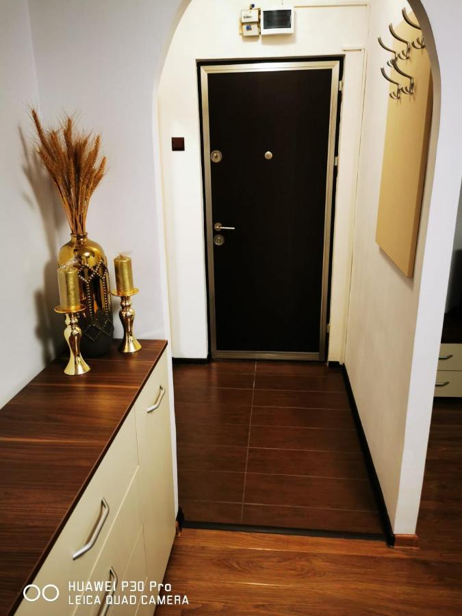 Inchiriez Garsoniera In Regim Hotelier Berceni-sun Plaza * Bucharest