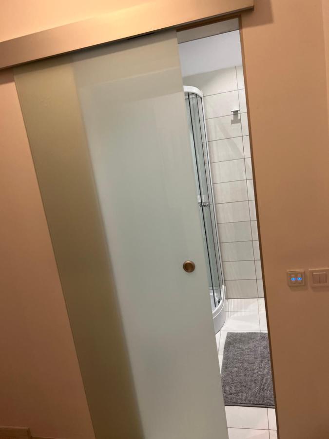 Stunning 2-room Penthouse With Lakeview W11 Apartamento