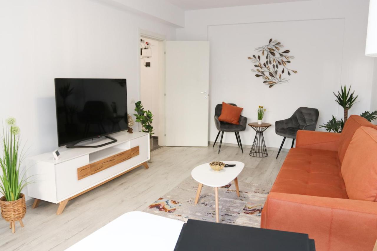 Lazo Two Room- Luxury *