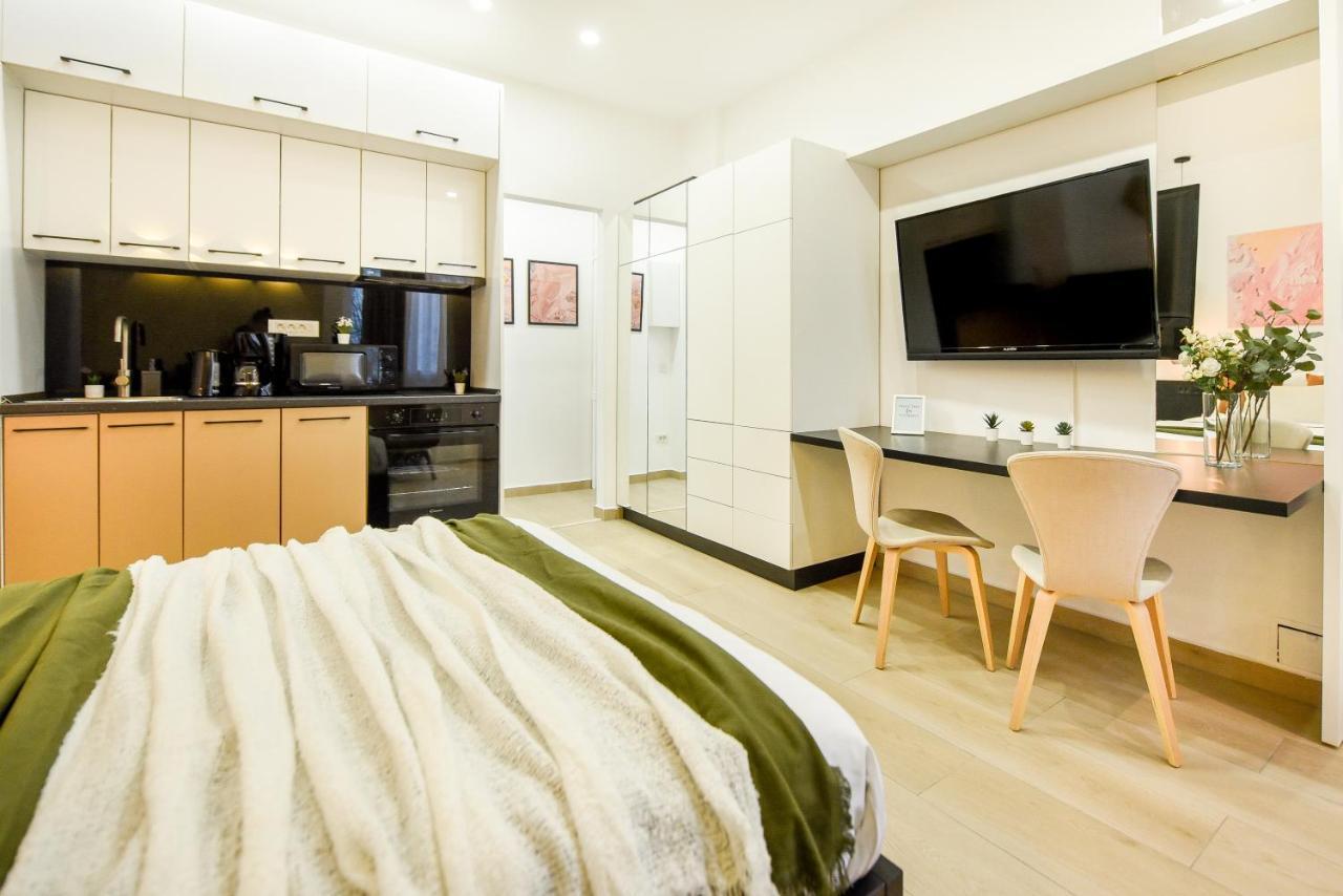 Apartment Sweet Home. Stylish Near Cismigiu