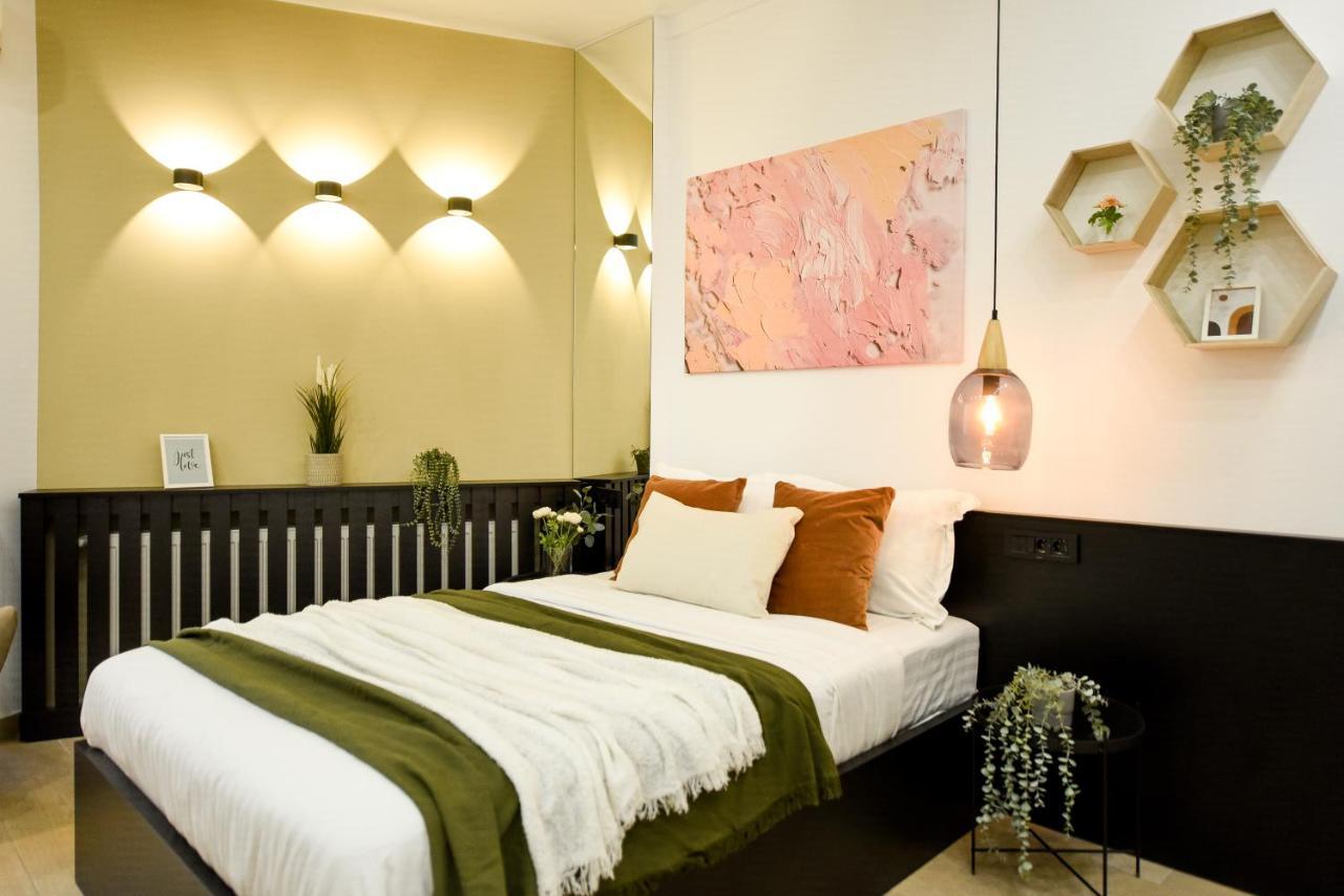 Sweet Home. Stylish Near Cismigiu Apartment *