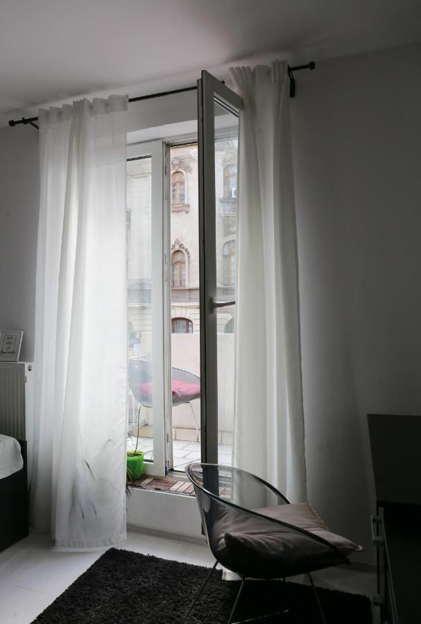 Apartment 3 Rooms, Center, Balcony View, Sunset Boulevard