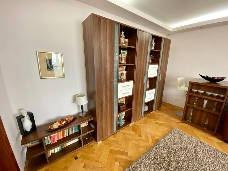 Cosy & Central In A Friendly Area *