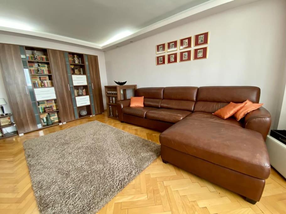 Cosy & Central In A Friendly Area * Bucareste