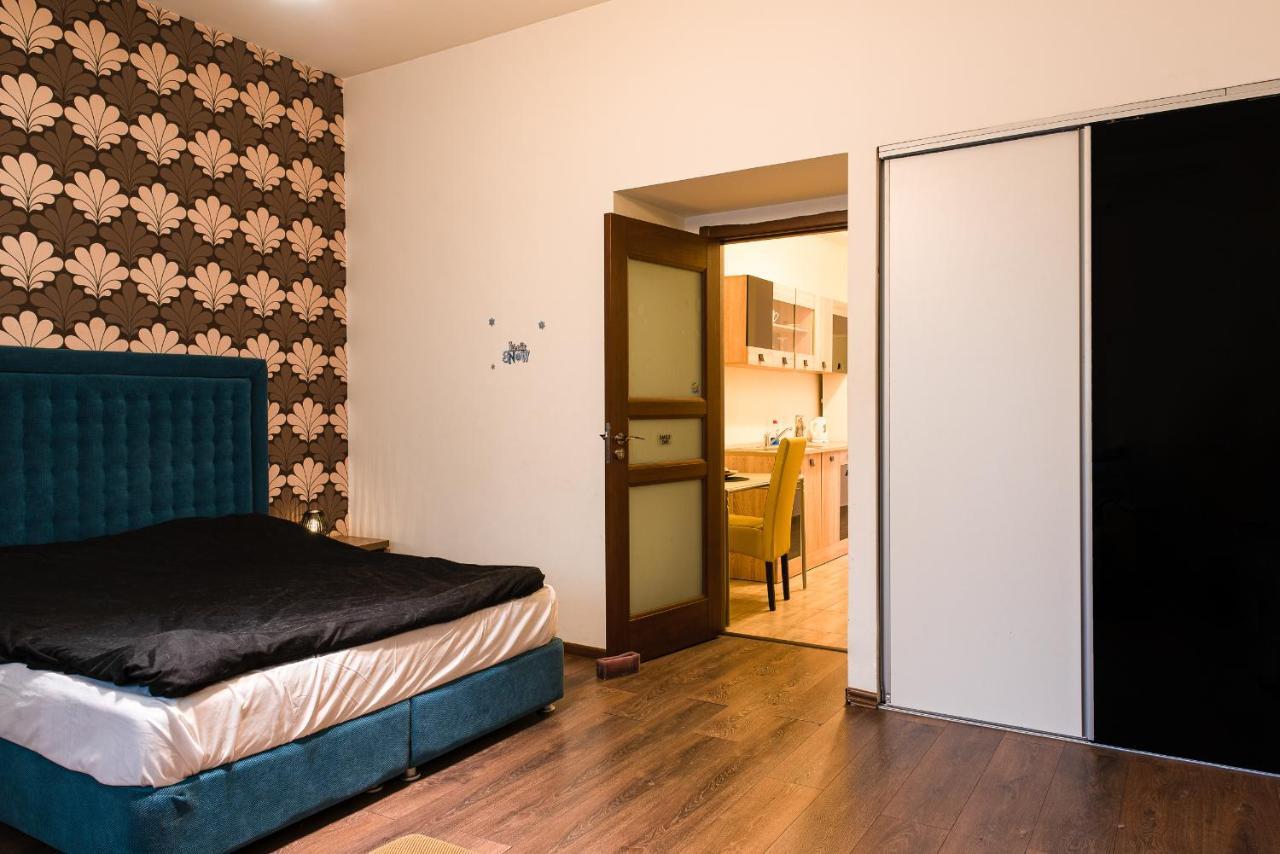Romana Square Near Old Town - Ultracentral Location Apartament