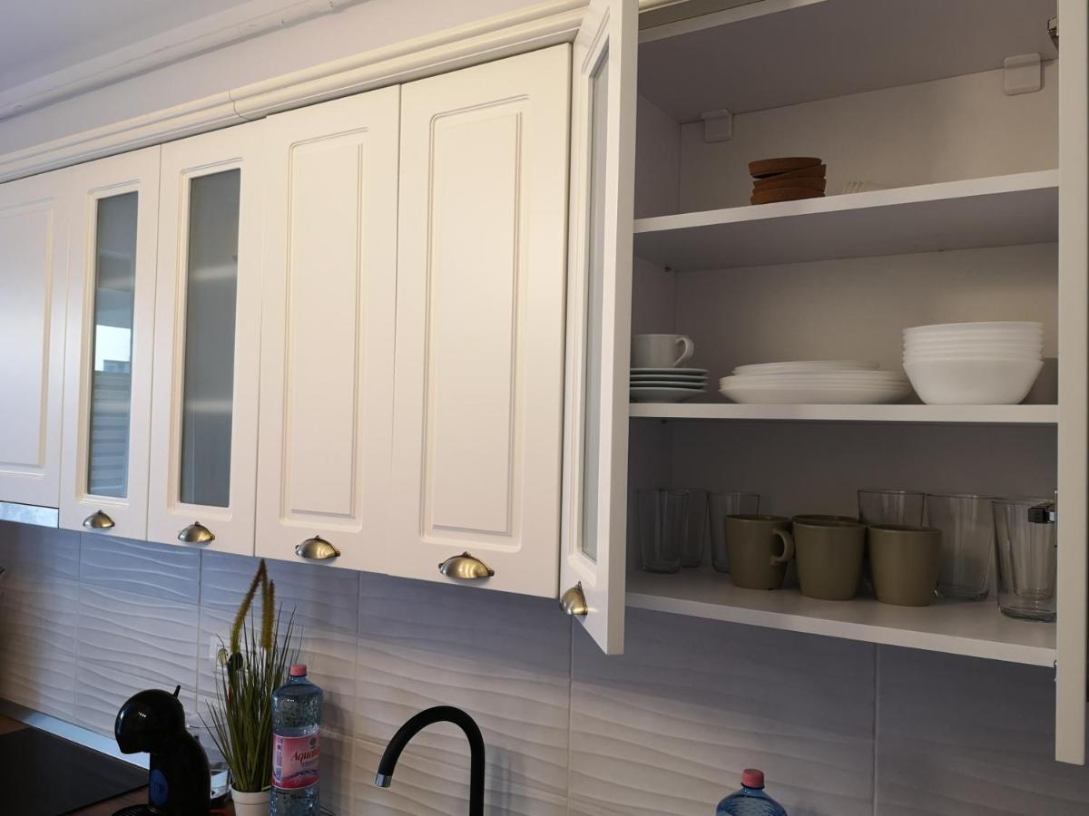 Lazo Two Room- Luxury Apartament *