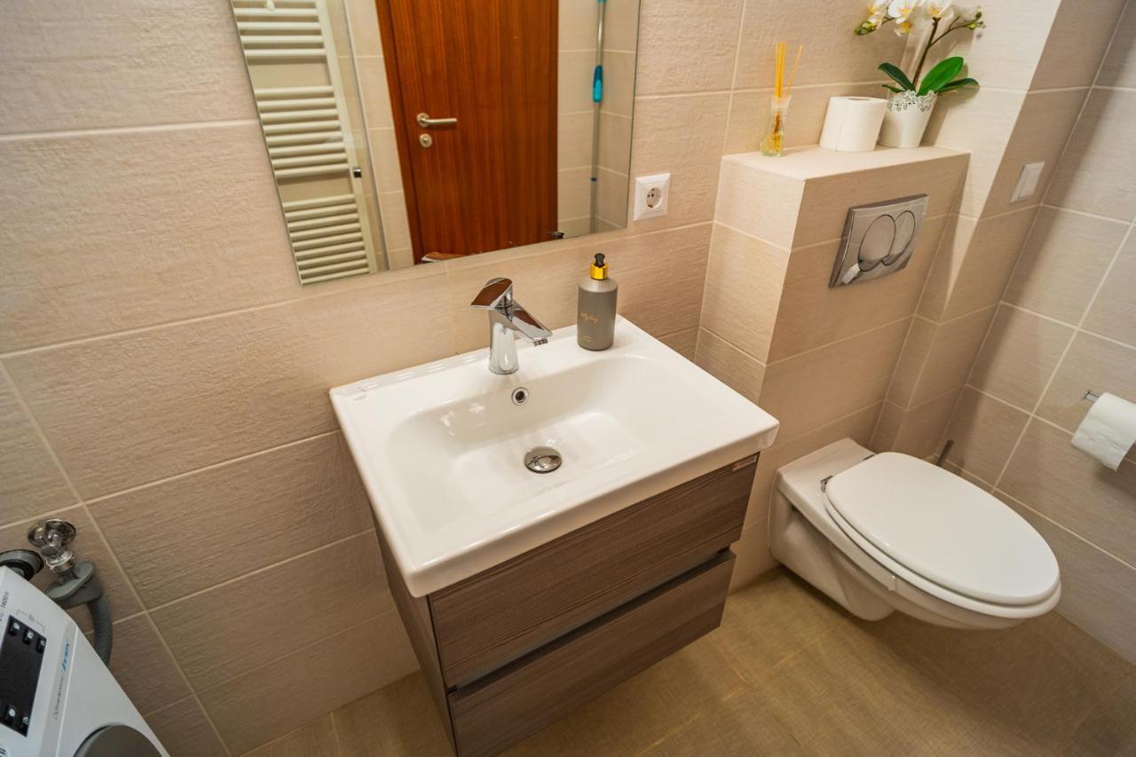 Sunny & Spacious Place With Breathtaking View Bucharest