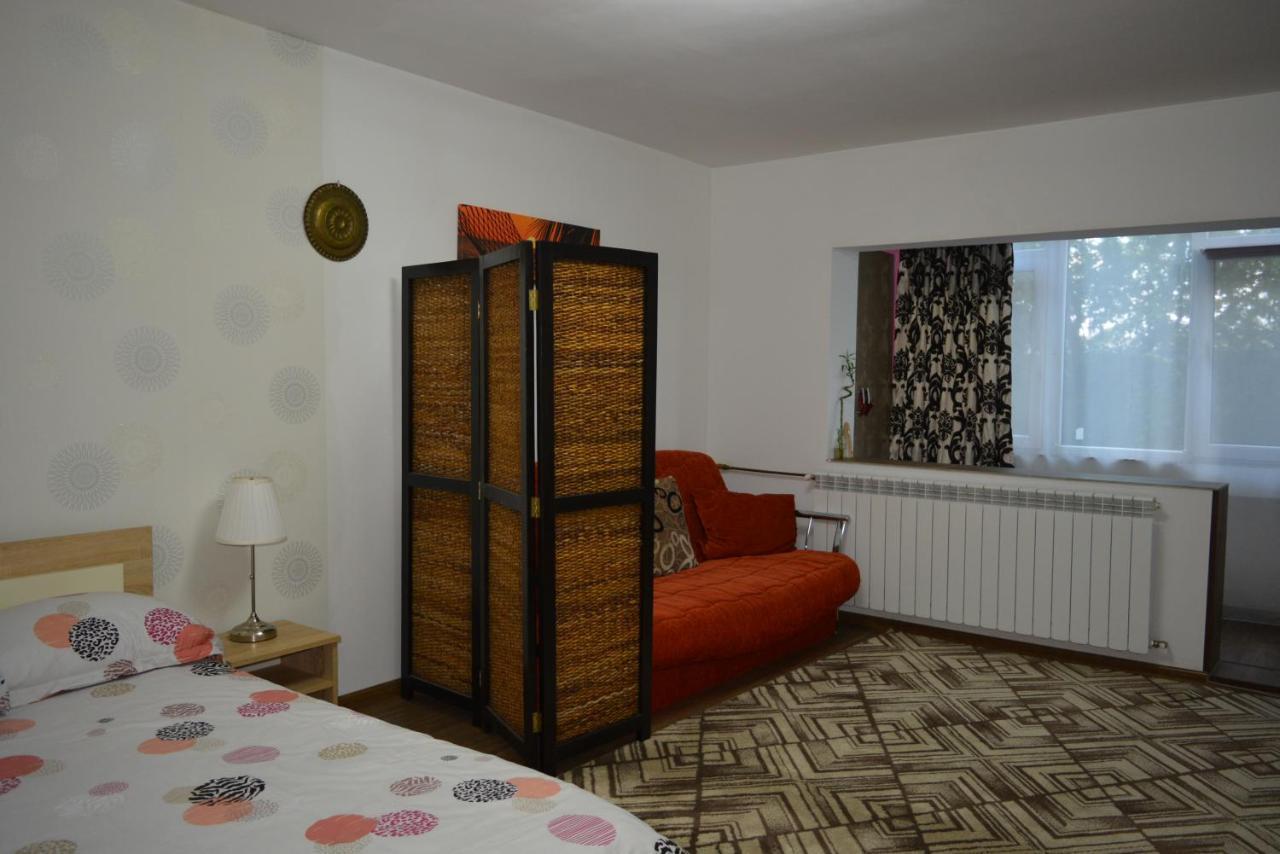 Agatha 26 * Bucharest