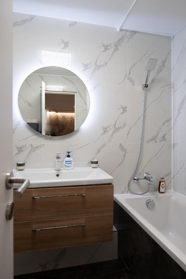 Garsoniera Lux Bd. Decebal * Bucureşti