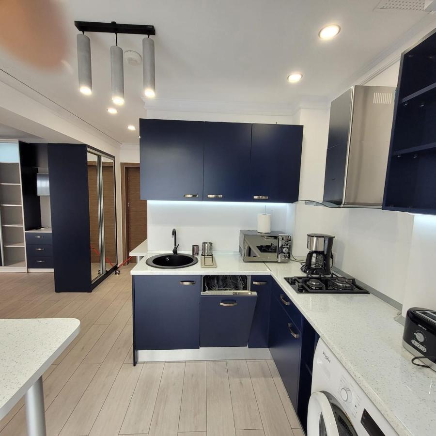 10 - Catedral - Free Parking Apartment Bucharest
