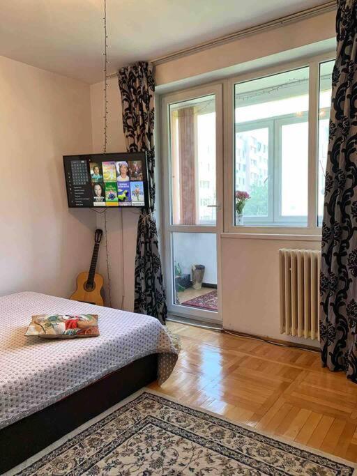 Muncii Area Netflix * Bucureşti