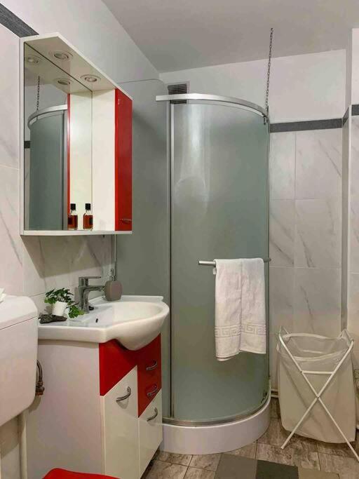 Apartament Muncii Area Netflix Bucureşti