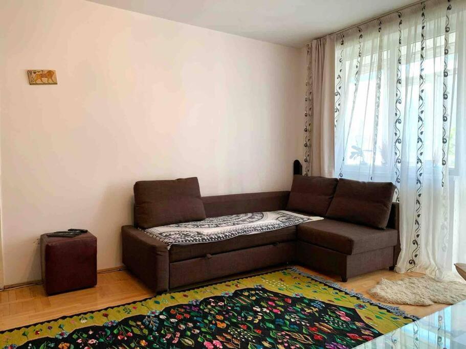 Apartament Muncii Area Netflix *