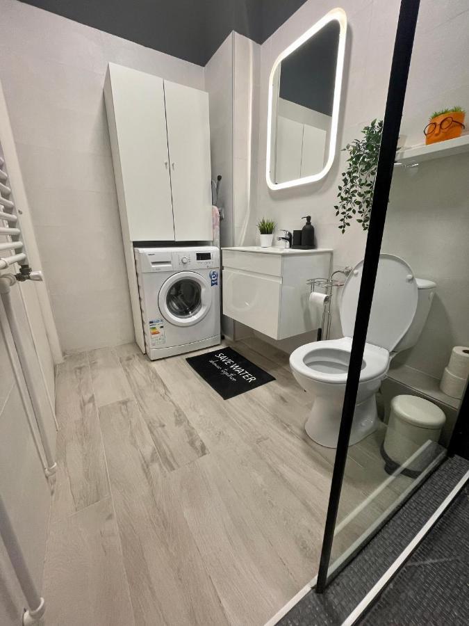 Apartment Calea Victoriei Studio By Magic Bucharest