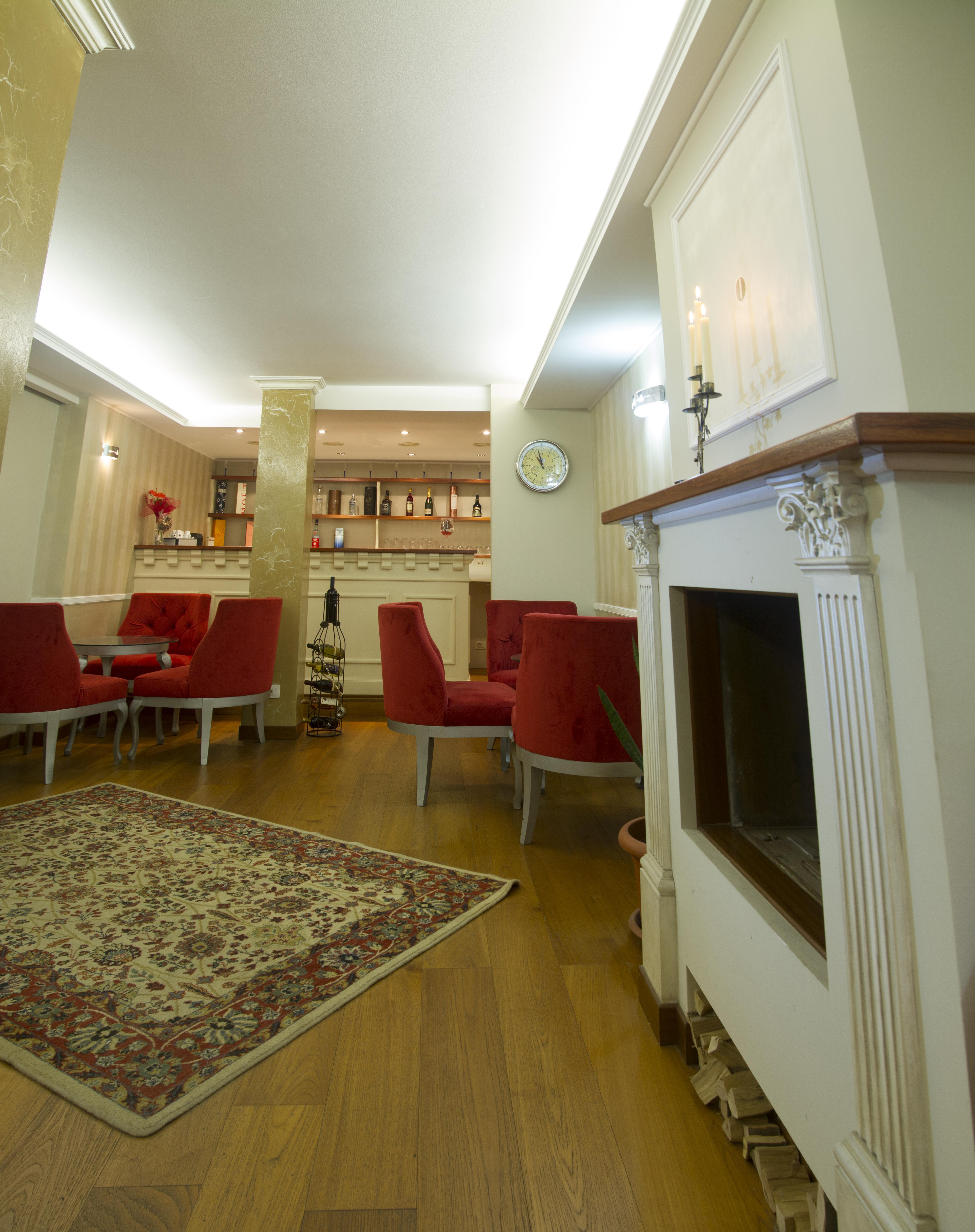 Prince Aparthotel 3*