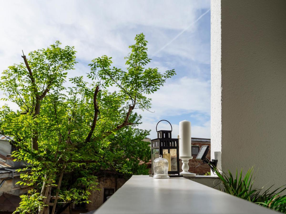 Bright 3br Flat - Location - View Balcony Apartment *