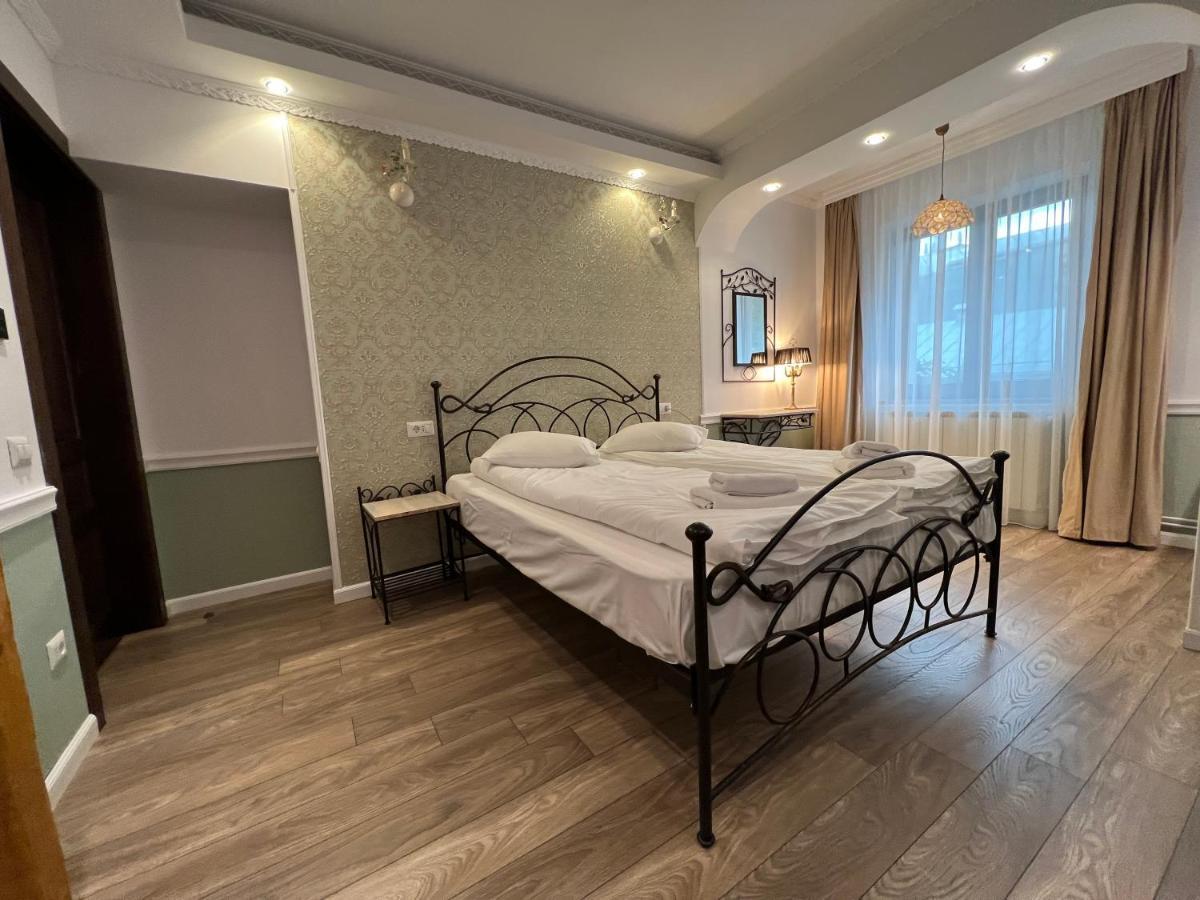 Boutique Cathedral Plaza Residences For Rent Downtown Bucureşti