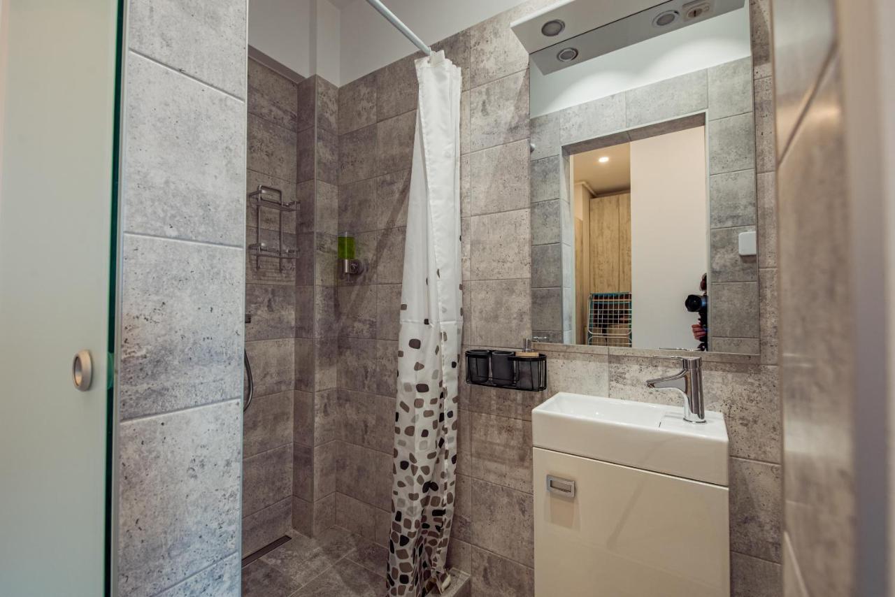 Cozy Penthousestudio Cityview W12 * Bucharest