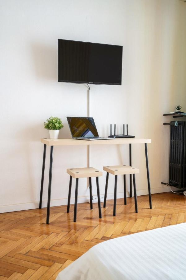 Bright Studio With Cismigiu Park View *