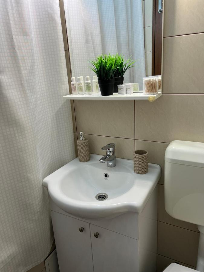 Apartament 3 Camere, Dotat Cu Toate Utilitățile Apartament *