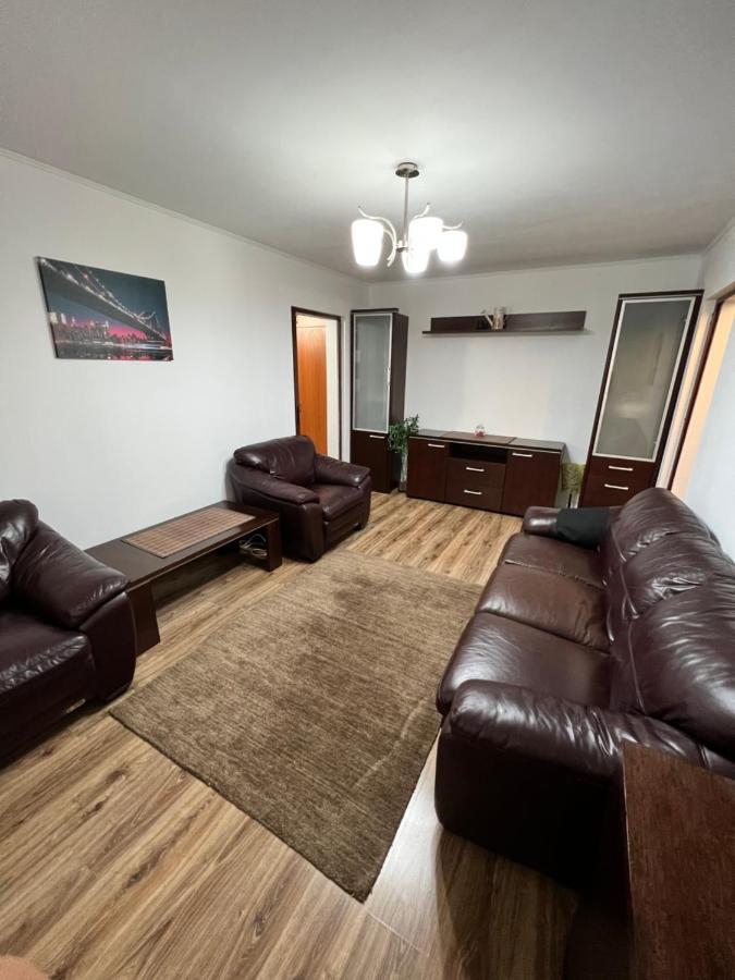 Apartament 3 Camere, Dotat Cu Toate Utilitățile * Bucureşti