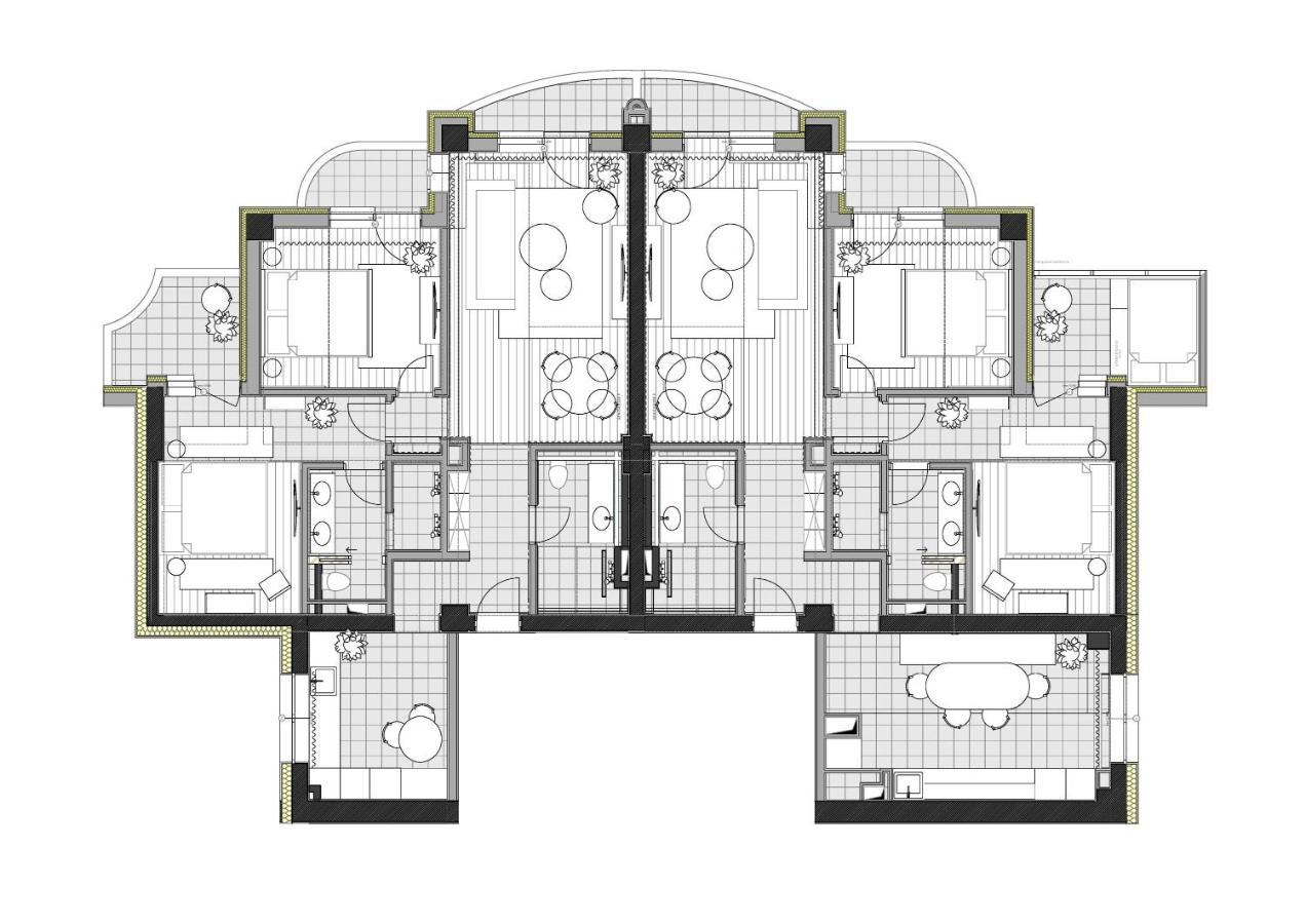 Holt - Leagues And Words Under The Sea Apartment *