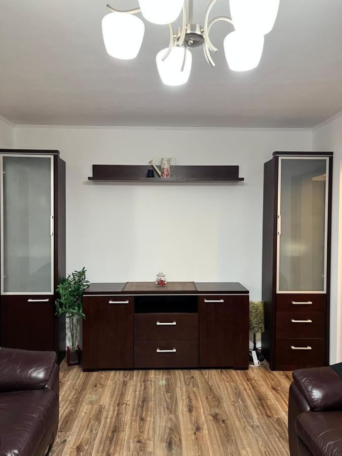 Apartament 3 Camere, Dotat Cu Toate Utilitățile Bucureşti