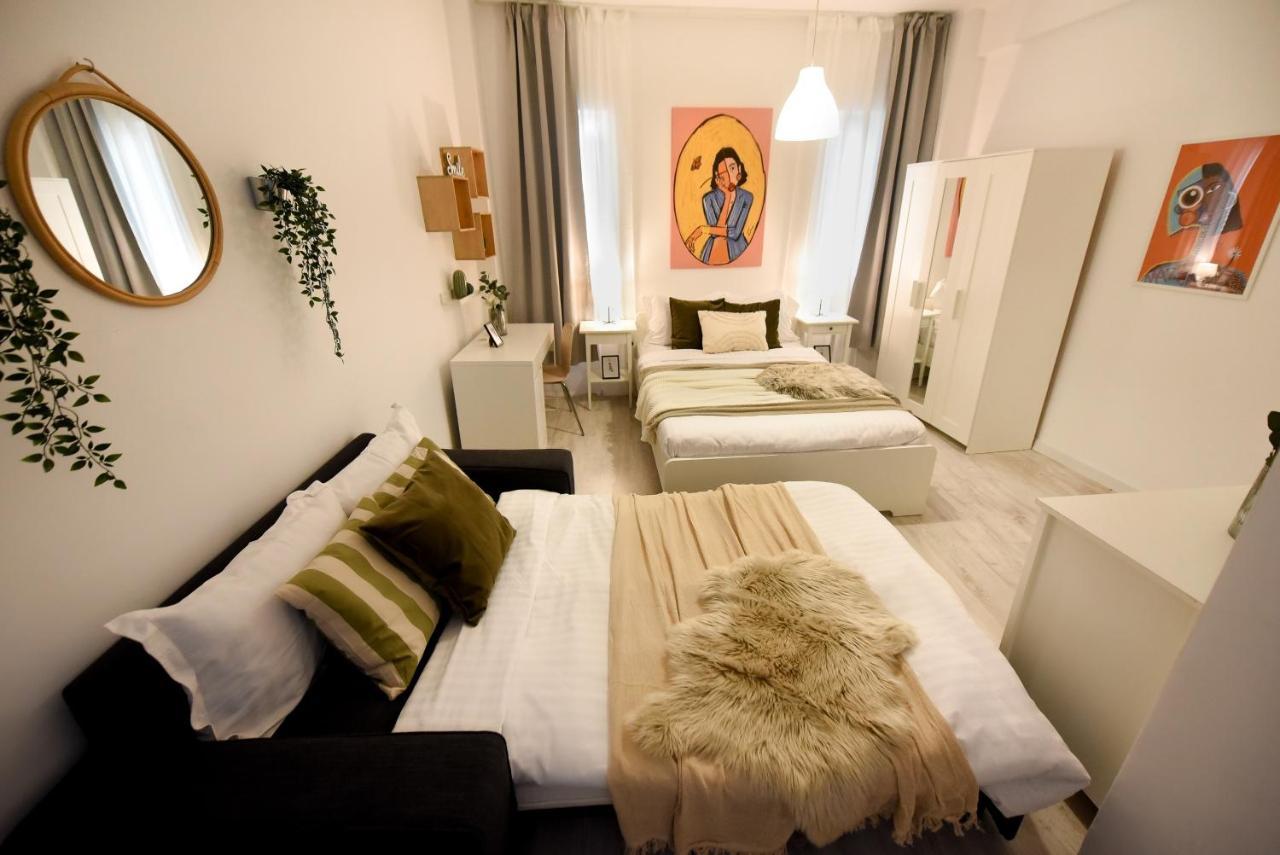 Central Treasure - Cozy 2 Bedroom In Historic Old Town Bucharest