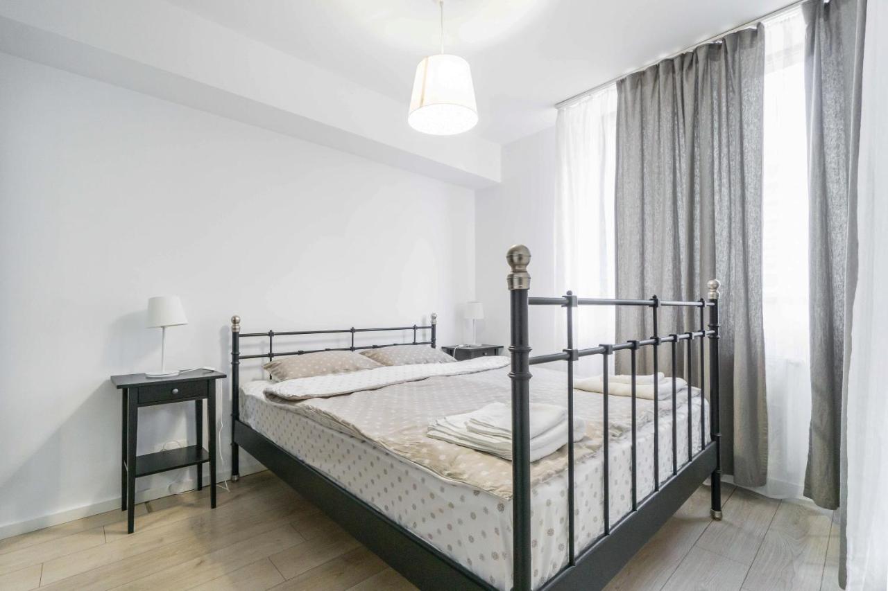 Purple Luxury Aviatiei Apartment