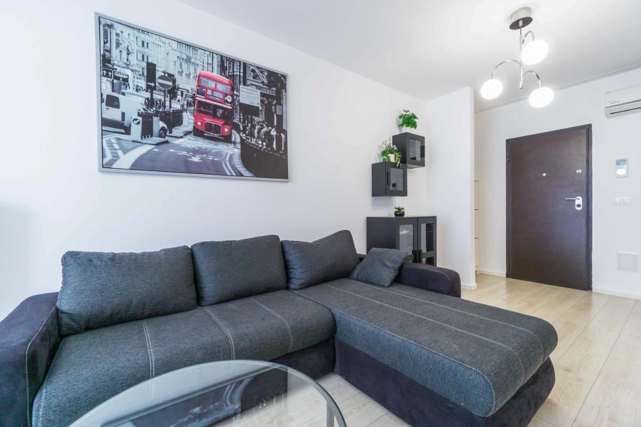 Purple Luxury Aviatiei Apartment