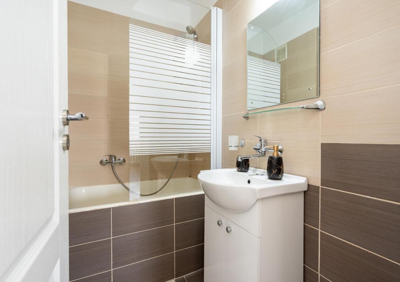 Central Tower Apartment *